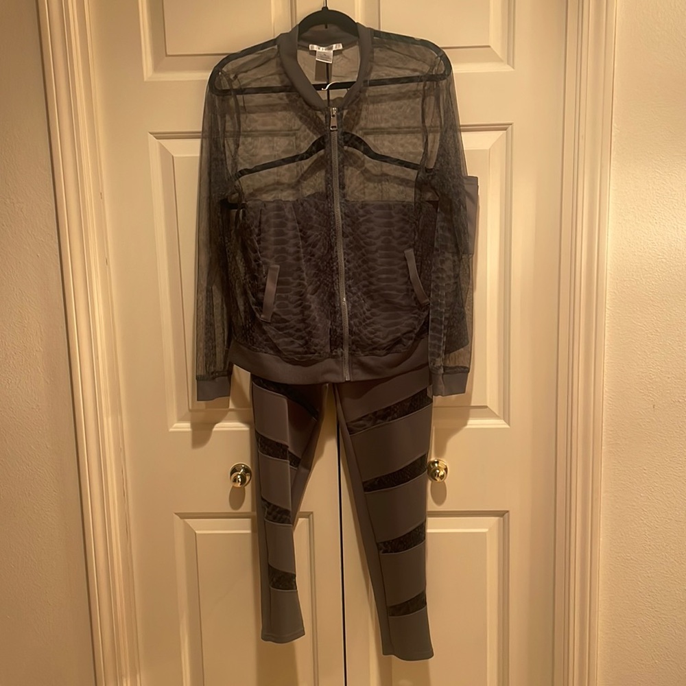 CHARCOAL & GREY SEE THROUGH SNAKESKIN PRINT EXERCISE WORKOUT SET